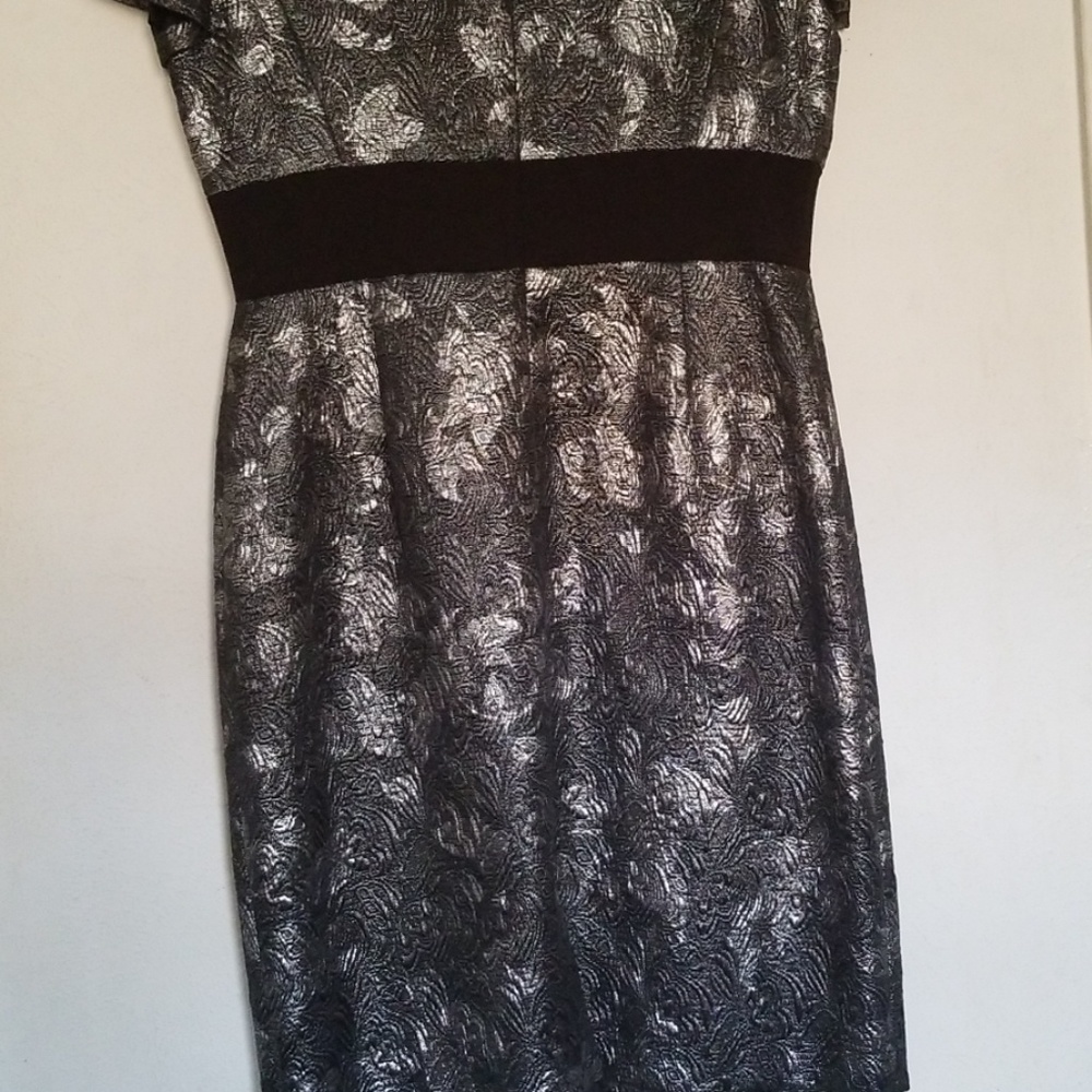 Dress - Picture 4 of 4